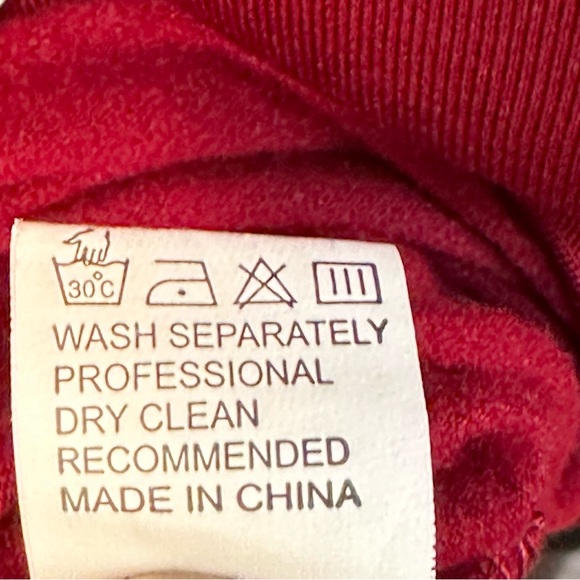 Deep V-Neck Long Sleeve Mini Red Dress with Cut out Back (M) - Picture 11 of 11